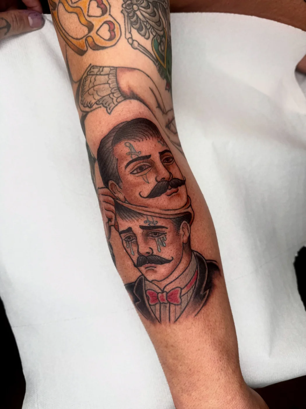 Chicano-Portrait in Black and Grey von Marius